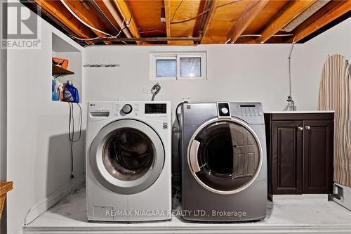 7096 Brian Cres, Niagara Falls, ON - Indoor Photo Showing Laundry Room