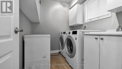234 Waterbury St, Caledon, ON - Indoor Photo Showing Laundry Room