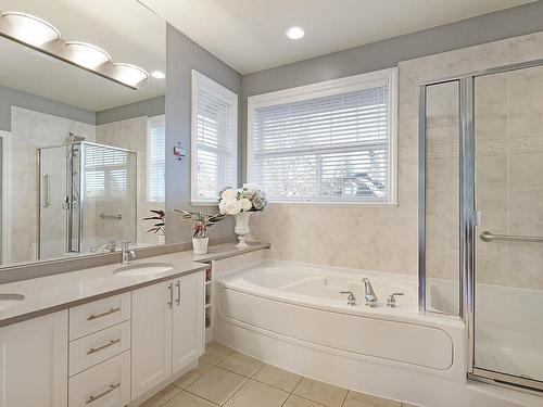 3304 Royal Vista Way, Courtenay, BC - Indoor Photo Showing Bathroom
