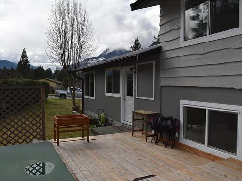 630 Dogwood Dr, Gold River, BC - Outdoor With Exterior