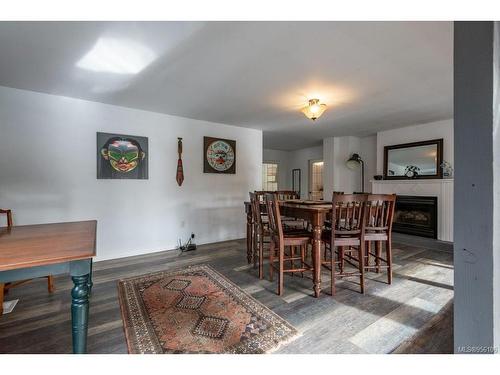 561 Sabre Rd, Sayward, BC - Indoor Photo Showing Dining Room