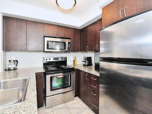 719-1060 Sheppard Ave W, Toronto, ON - Indoor Photo Showing Kitchen With Double Sink With Upgraded Kitchen