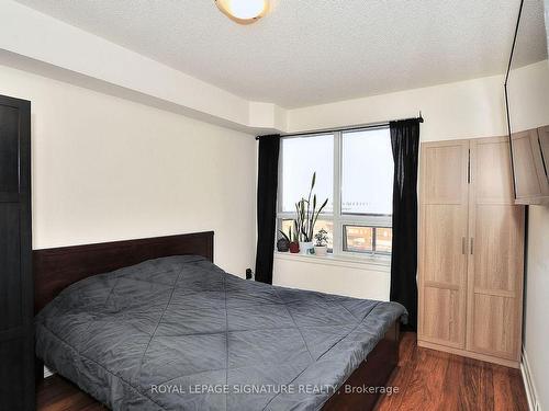 719-1060 Sheppard Ave W, Toronto, ON - Indoor Photo Showing Bedroom