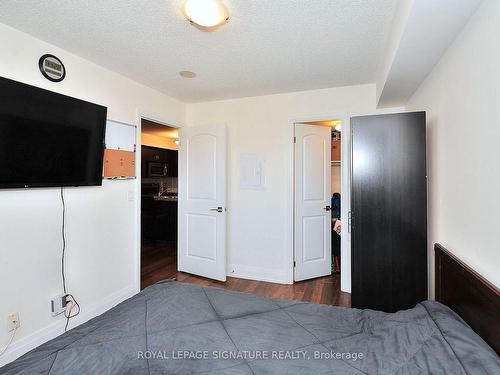 719-1060 Sheppard Ave W, Toronto, ON - Indoor Photo Showing Bedroom