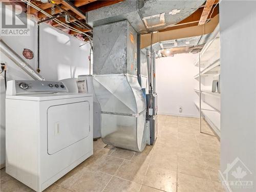 2207 Melfort Street, Ottawa, ON - Indoor Photo Showing Laundry Room