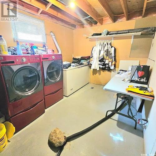 3279 Bliss Crescent, Prince Albert, SK - Indoor Photo Showing Laundry Room