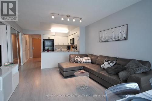 #1502 -68 Grangeway Ave, Toronto, ON - Indoor Photo Showing Living Room