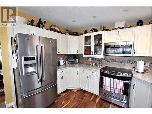 223 Cougar Street, Vernon, BC - Indoor Photo Showing Kitchen With Stainless Steel Kitchen