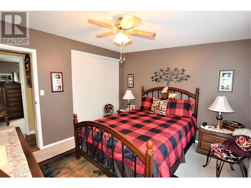 223 Cougar Street, Vernon, BC - Indoor Photo Showing Bedroom