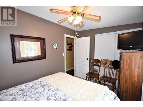 223 Cougar Street, Vernon, BC - Indoor Photo Showing Bedroom