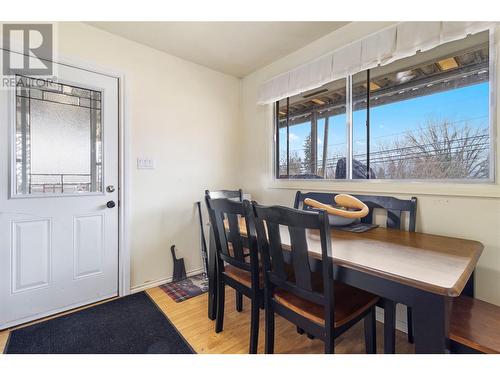 2940 30 Street Ne, Salmon Arm, BC - Indoor Photo Showing Dining Room