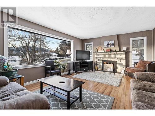 2940 30 Street Ne, Salmon Arm, BC - Indoor Photo Showing Living Room With Fireplace