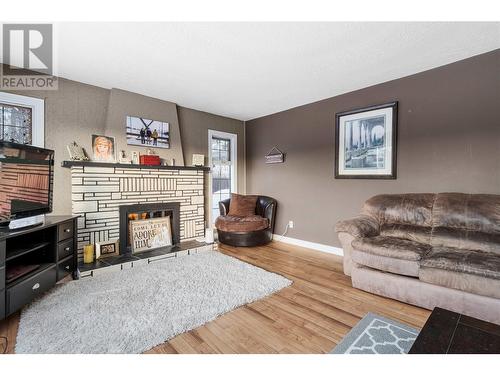 2940 30 Street Ne, Salmon Arm, BC - Indoor Photo Showing Living Room With Fireplace
