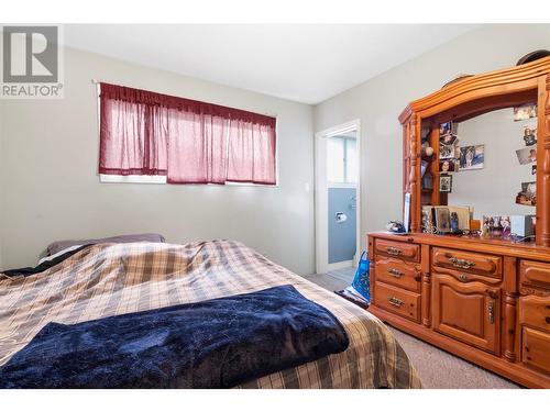 2940 30 Street Ne, Salmon Arm, BC - Indoor Photo Showing Bedroom