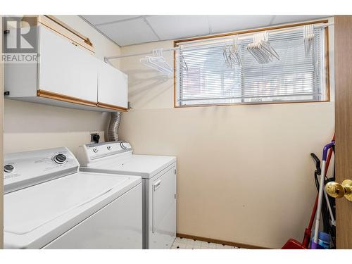 2940 30 Street Ne, Salmon Arm, BC - Indoor Photo Showing Laundry Room