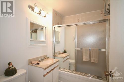 156 General Avenue, Ottawa, ON - Indoor Photo Showing Bathroom