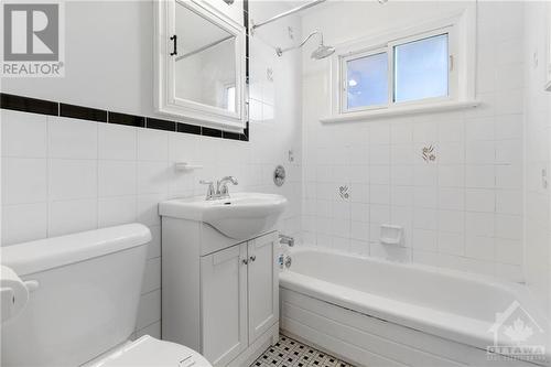 1508 Chatelain Avenue, Ottawa, ON - Indoor Photo Showing Bathroom