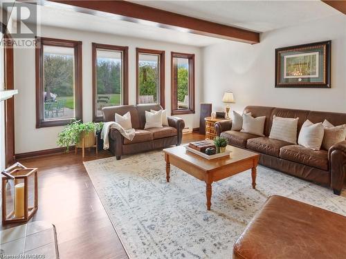 104 Oliphant Way, Oliphant, ON - Indoor Photo Showing Living Room