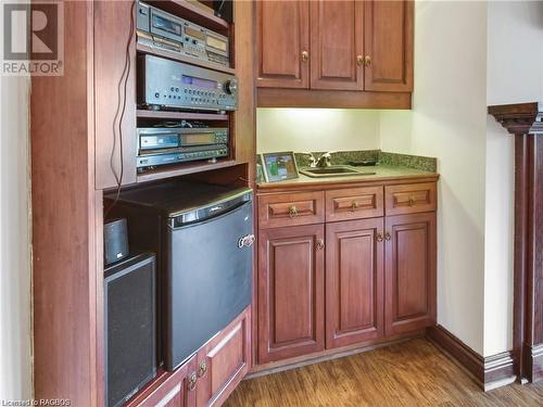 104 Oliphant Way, Oliphant, ON - Indoor Photo Showing Kitchen