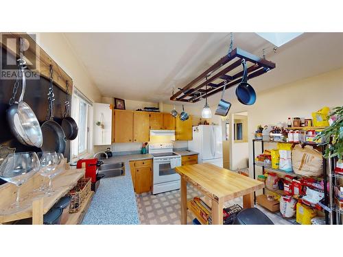 1229 Crane Avenue, Quesnel, BC - Indoor Photo Showing Kitchen