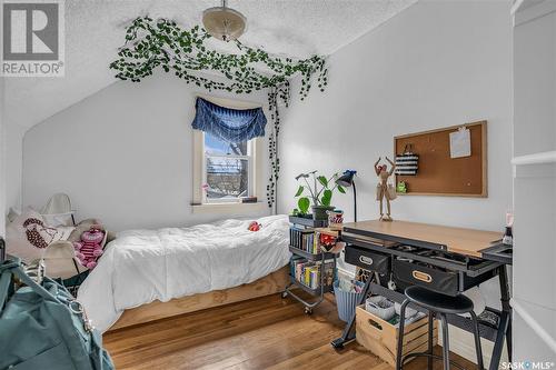 2025 St Charles Avenue, Saskatoon, SK - Indoor Photo Showing Bedroom