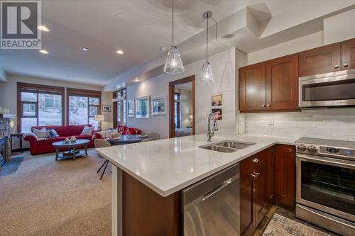 5005 Valley Drive Unit# 43, Sun Peaks, BC - Indoor Photo Showing Kitchen With Double Sink