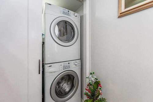 3100 Kirwin Avenue|Unit #2102, Mississauga, ON - Indoor Photo Showing Laundry Room