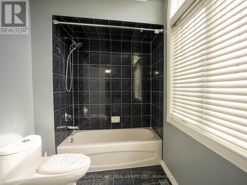 106 Montcalm Blvd, Vaughan, ON - Indoor Photo Showing Bathroom