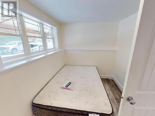 5917 Mowat Ave, Powell River, BC - Indoor Photo Showing Other Room
