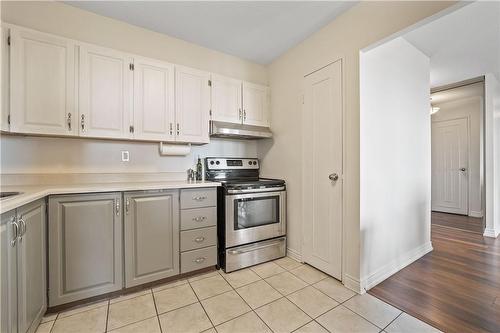 500 Green Road|Unit #1414, Stoney Creek, ON - Indoor Photo Showing Kitchen