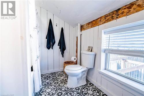 2539 Airline St, Fort Erie, ON - Indoor Photo Showing Bathroom
