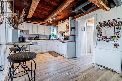 2539 Airline St, Fort Erie, ON - Indoor Photo Showing Kitchen