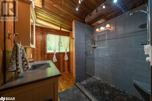 1441B South Kash Lake Lane, Arden, ON - Indoor Photo Showing Bathroom