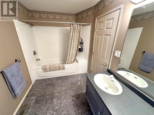 3338 Pigeon Road, 150 Mile House, BC - Indoor Photo Showing Bathroom