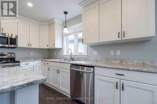 12 Crews Crescent, Quinte West, ON - Indoor Photo Showing Kitchen With Double Sink