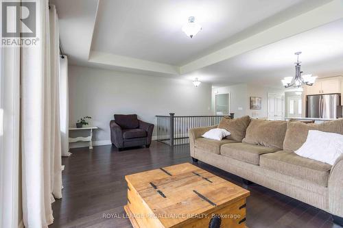 12 Crews Crescent, Quinte West, ON - Indoor Photo Showing Living Room