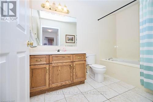 93 Willson Road, Welland, ON - Indoor Photo Showing Bathroom
