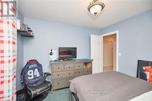93 Willson Rd, Welland, ON - Indoor Photo Showing Bedroom