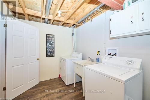 93 Willson Rd, Welland, ON - Indoor Photo Showing Laundry Room