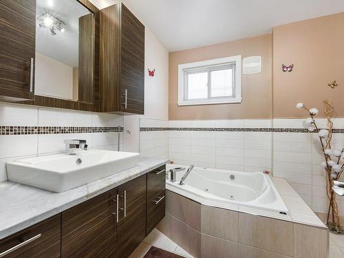 Bathroom - 582 Boul. Goineau, Laval (Pont-Viau), QC - Indoor Photo Showing Bathroom