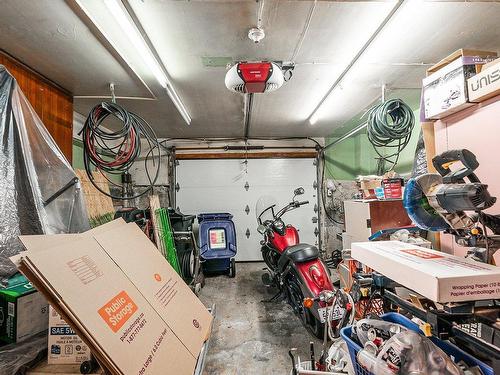 Garage - 582 Boul. Goineau, Laval (Pont-Viau), QC - Indoor Photo Showing Garage