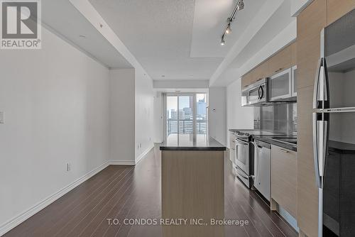 3808 - 386 Yonge Street, Toronto, ON - Indoor Photo Showing Kitchen