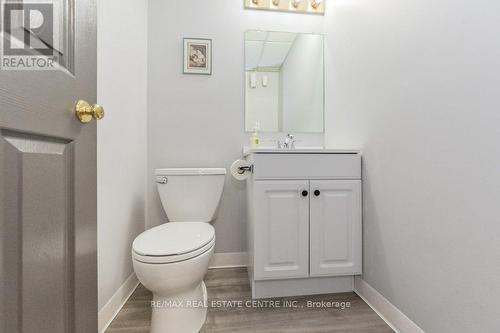 105 - 217 Scotland Street, Centre Wellington, ON - Indoor Photo Showing Bathroom
