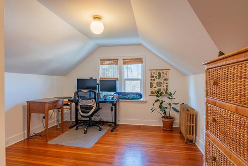 911 Silica Street, Nelson, BC - Indoor Photo Showing Office