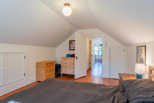 911 Silica Street, Nelson, BC - Indoor Photo Showing Bedroom