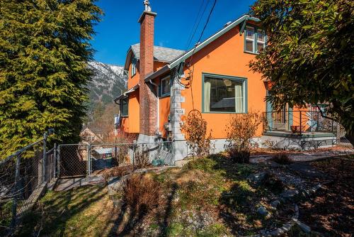 911 Silica Street, Nelson, BC - Outdoor
