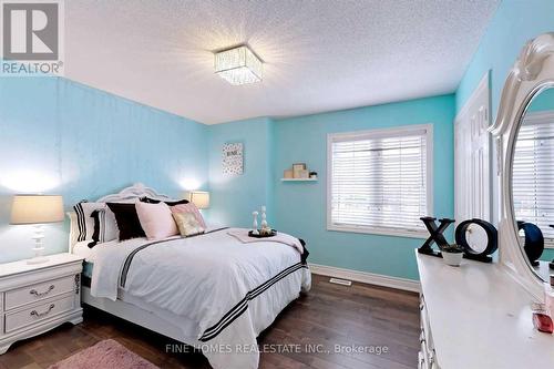 64 Laurelbank Cres, Georgina, ON - Indoor Photo Showing Bedroom