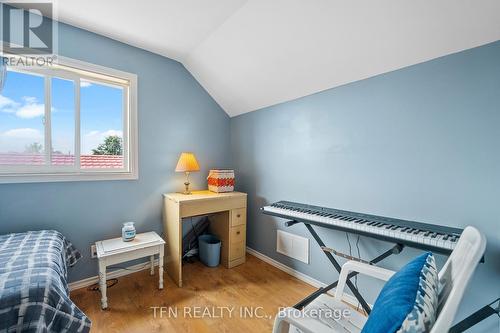 132 Catherine St, Fort Erie, ON - Indoor Photo Showing Bedroom