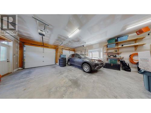 5642 Yarrow Street, Oliver, BC - Indoor Photo Showing Garage