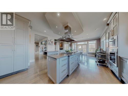 5642 Yarrow Street, Oliver, BC - Indoor Photo Showing Kitchen With Upgraded Kitchen